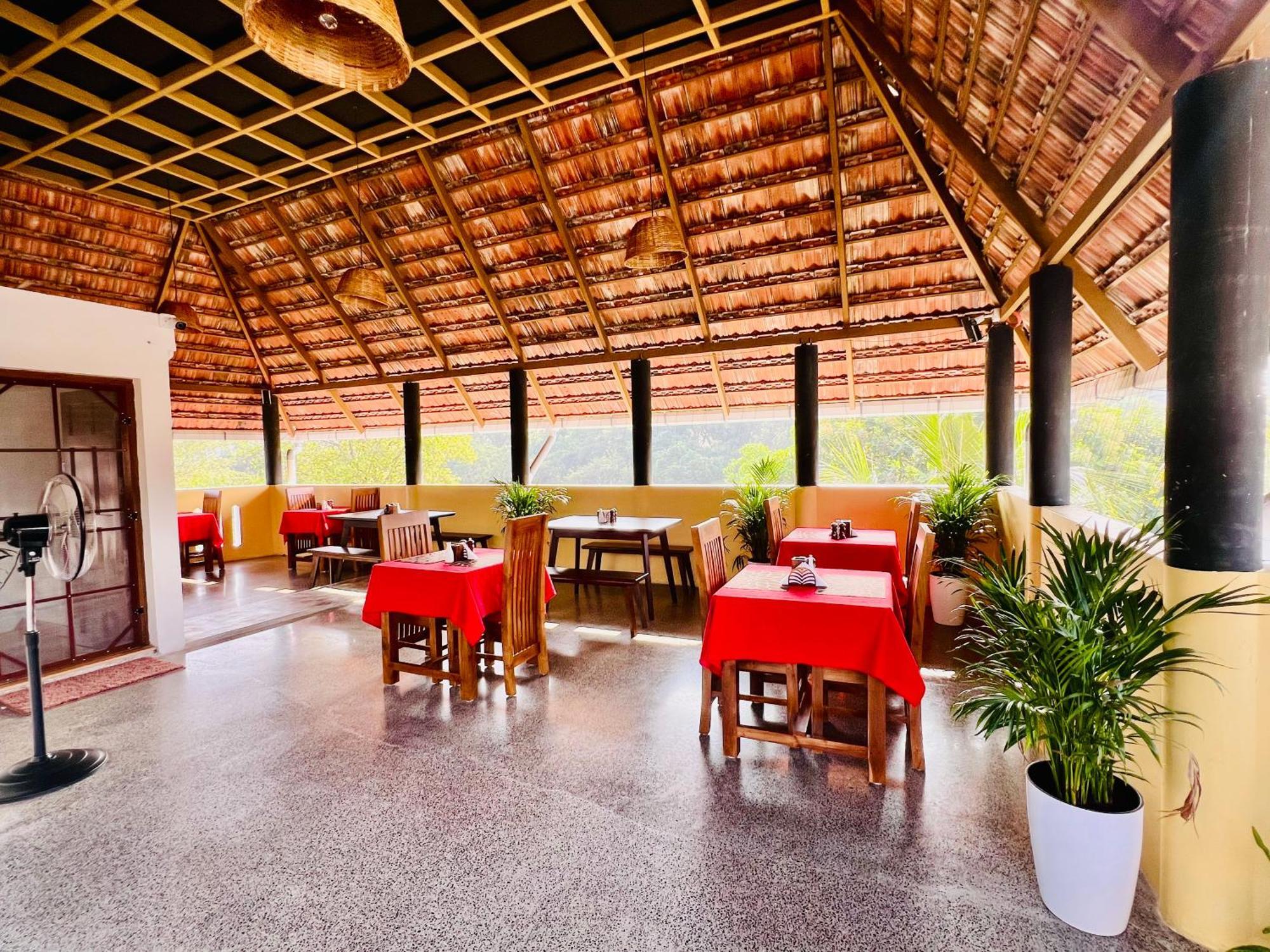 Seacoast Inn Fortkochi Fort Kochi Exterior photo