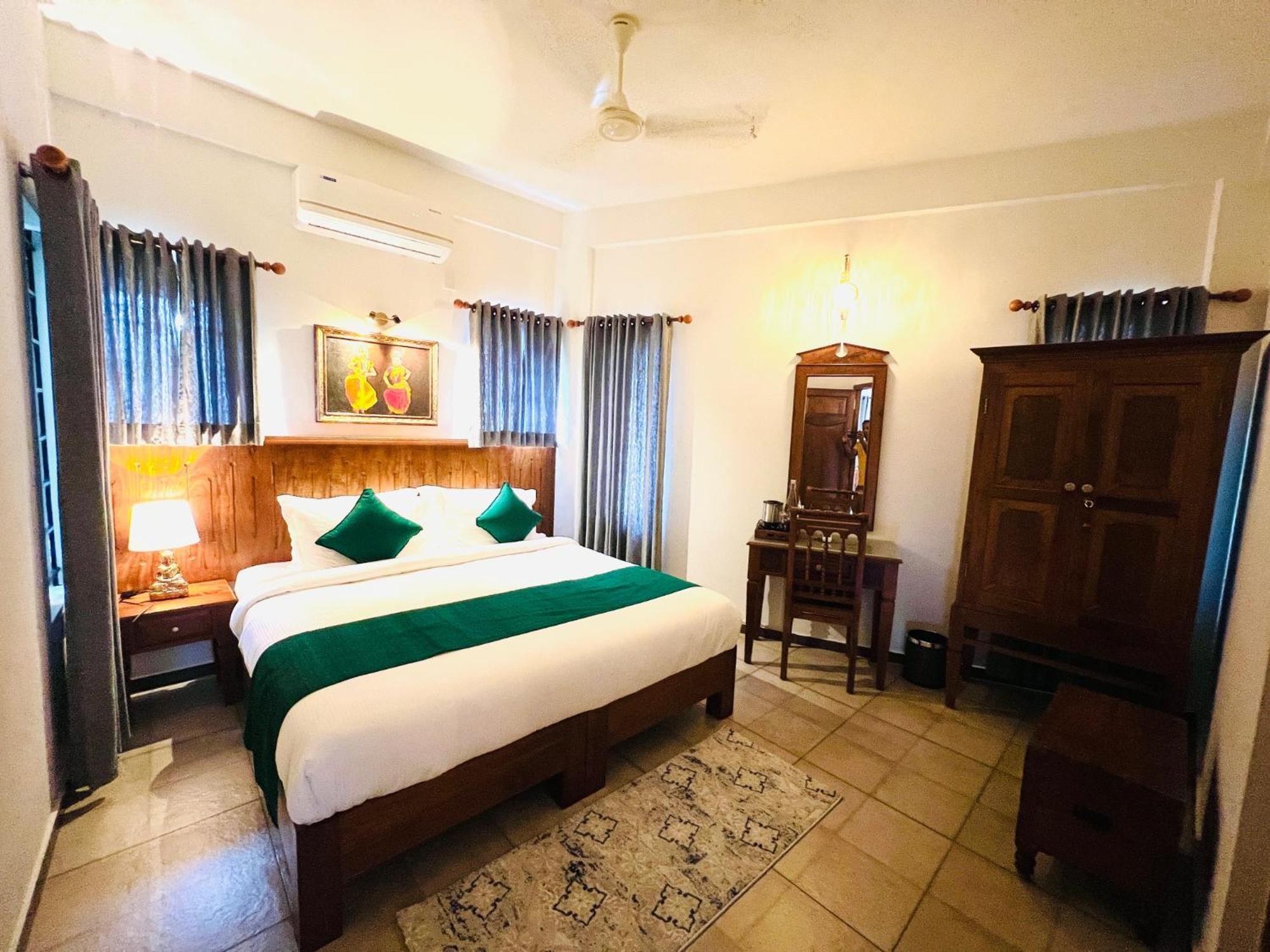 Seacoast Inn Fortkochi Fort Kochi Exterior photo